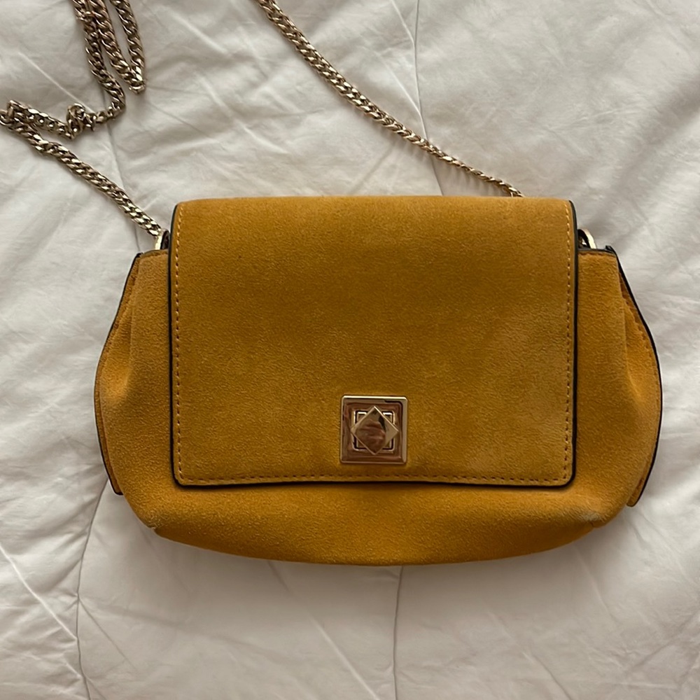 Leather purse with chain